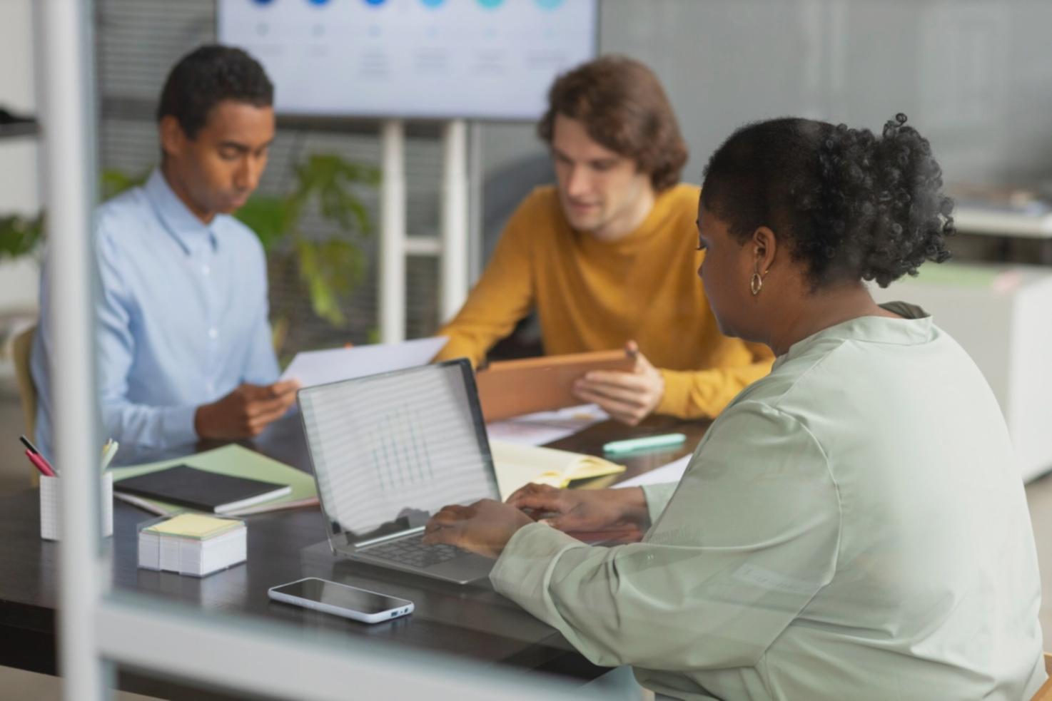 Financial consultation session in progress